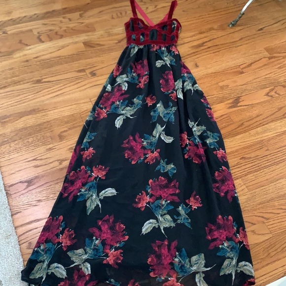 Gianni Bini Velvet trim Holiday/Special Occasion Dress - Picture 9 of 9